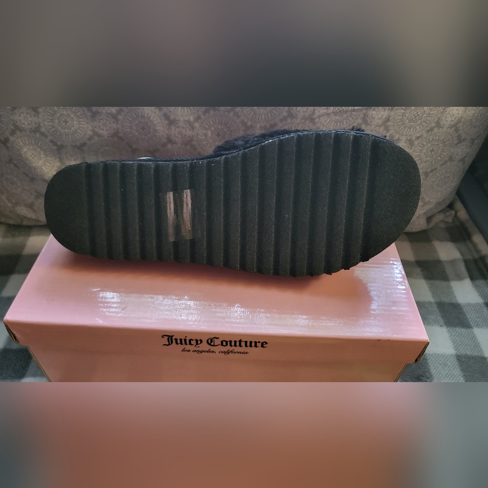 Juicy Contour Fuzzy Slides With Strap - image 3